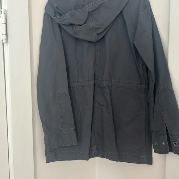 Universal Thread - Picture 2 of 2